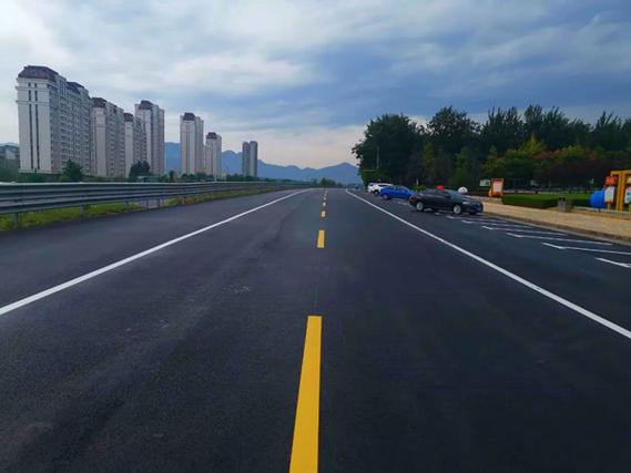 黄山南路道路改造工程顺利完工通车，城市交通网络再升级